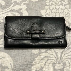 NWOT Frye Olivia Large Black Wallet